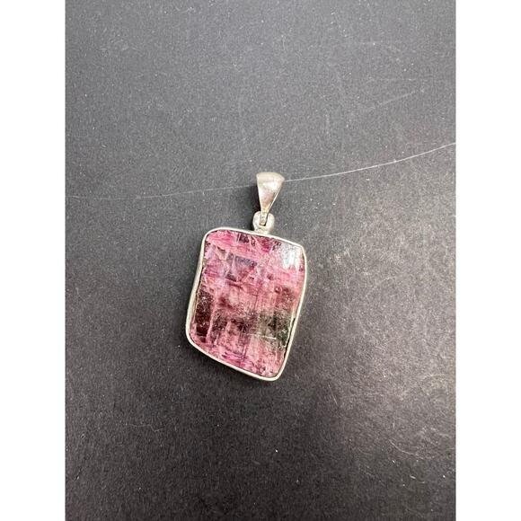 NEW Pink/ bi colored half rough tourmaline pendant in sterling silver 3.95 grams - Picture 2 of 11